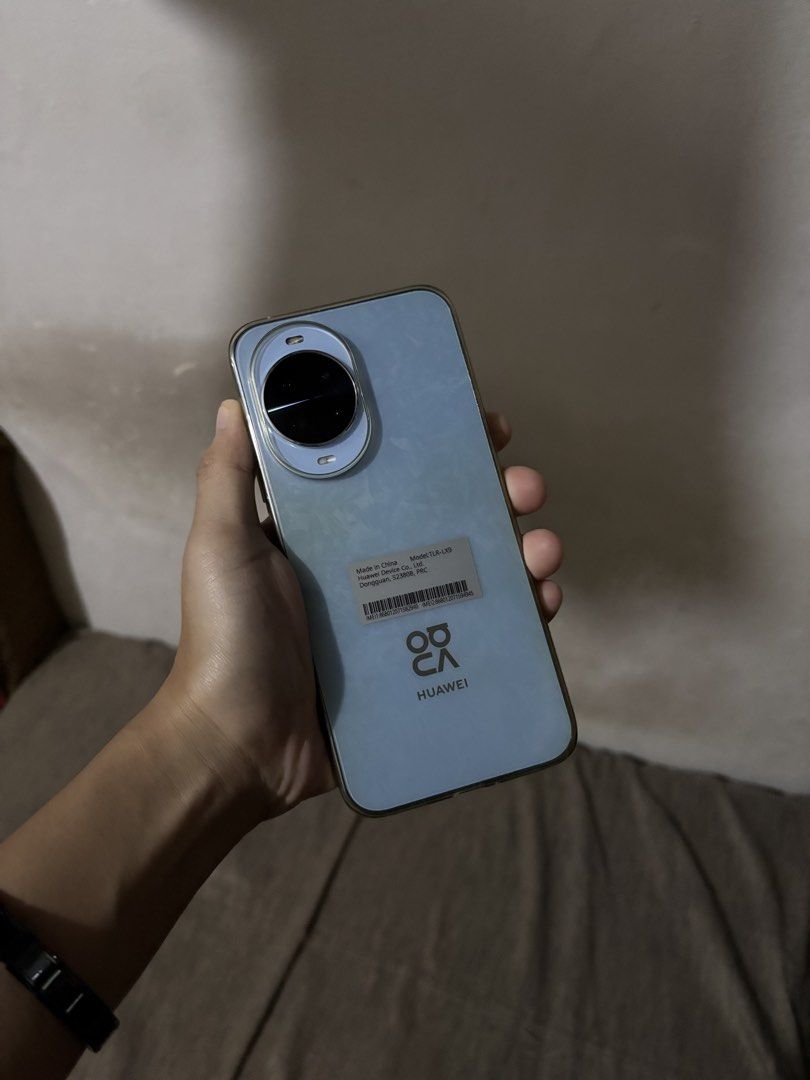 Huawei Nova 14 (Category: Huawei) located in Quezon City. Submitted by iamgrei (Listing ID 1464039328, Image 1). Description: Unit and Case only.