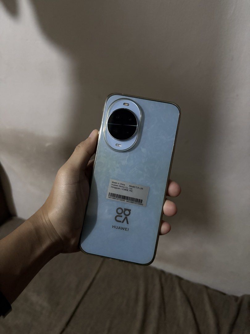 Huawei Nova 14 (Category: Huawei) located in Quezon City. Submitted by iamgrei (Listing ID 1464039328, Image 3). Description: Unit and Case only.