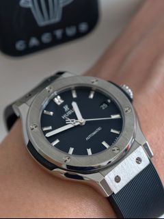 (Category: ) located in . Submitted by sktimepieceenterprise (Listing ID 1463971260, Image 1). Description: .