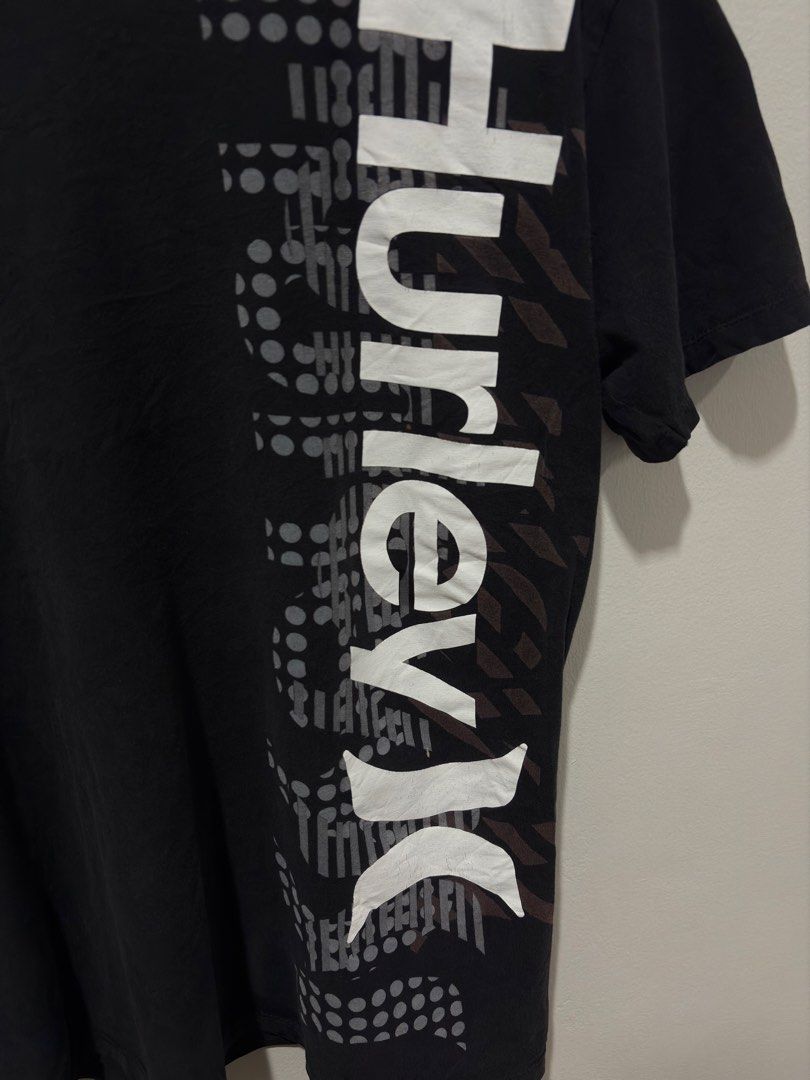 HURLEY SHIRT Y2K GRUNGE EMO (Category: Tshirts & Polo Shirts ) located in Tacurong. Submitted by akth1en (Listing ID 1464080280, Image 2). Description: hurley tee black rush stain (not noticeable) and minimal crackprint (not noticeable) 20.5x27 w/l Medium on tag .