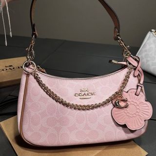(Category: ) located in . Submitted by amazebags (Listing ID 1463939194, Image 1). Description: .