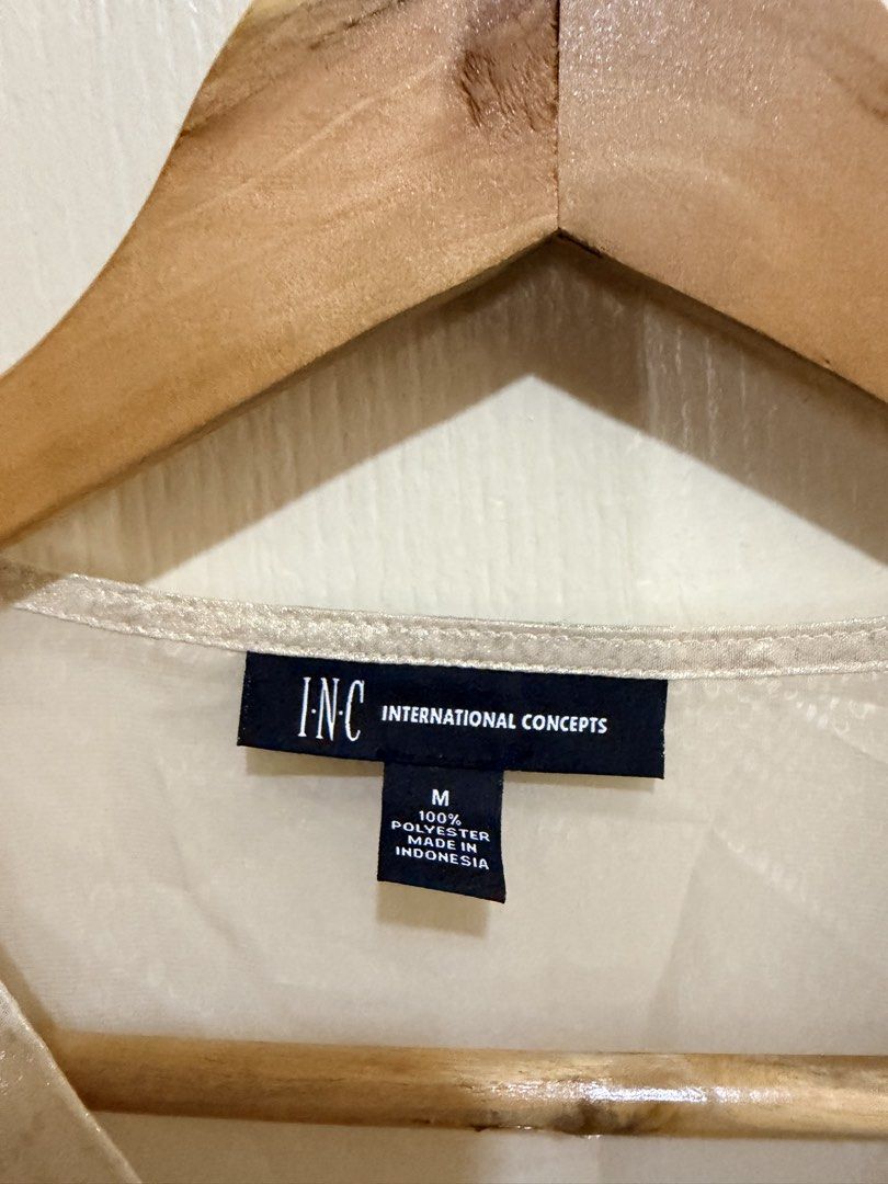 International Concepts Metallic Tiered Sleeve Blouse (Category: Blouses) located in Pasig City. Submitted by shopsmart.mnl (Listing ID 1464099072, Image 3). Description: Brand new with tag from US.