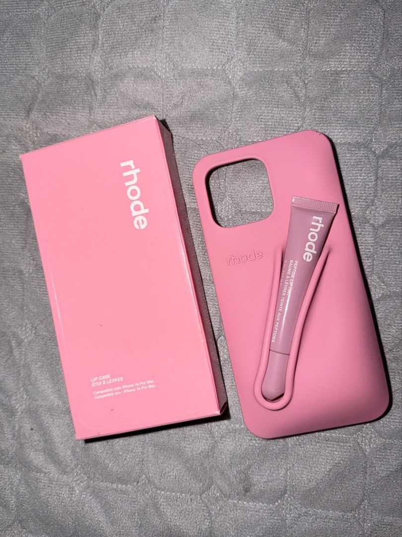 Ip 16 Pro Max Rhode Lip Case Limited Edition “Sweet Pea” (Category: Cases & Sleeves) located in Manila. Submitted by waldorfsupremacy (Listing ID 1464107901, Image 1). Description: LIP PEPTIDE NOT INCLUDED Rhode Limited Edition Compatible with: iPhone 16 Pro Max (originally bought it for $44.90 including international shipping) RFS: Upgraded to 17 Pro Max - 100% Authentic, bought directly from the official Rhode website - CAN PASS AS BRANDNEW, su