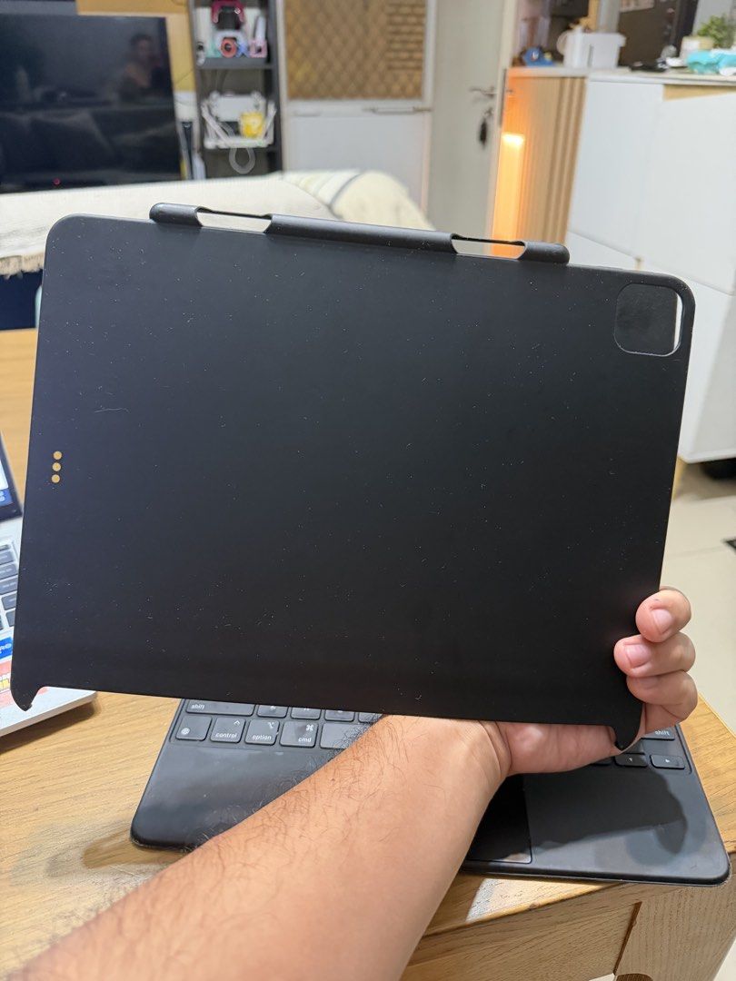 iPad Air 12.9 Bundle Accessories (Category: iPad) located in Quezon City. Submitted by callmeo (Listing ID 1464037757, Image 3). Description: 📱 iPad Accessories for Sale — Used Selling my iPad accessories, previously used with my iPad Air 13-inch / 12.9-inch size. All are pre-owned and have visible signs of use, but are still functional. 1️⃣ Magic Keyboard • Full keyboard + trackpad • Has some signs of use, particularly on the keyboard and exter