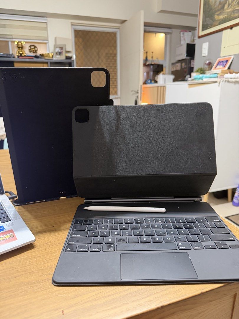 iPad Air 12.9 Bundle Accessories (Category: iPad) located in Quezon City. Submitted by callmeo (Listing ID 1464037757, Image 1). Description: 📱 iPad Accessories for Sale — Used Selling my iPad accessories, previously used with my iPad Air 13-inch / 12.9-inch size. All are pre-owned and have visible signs of use, but are still functional. 1️⃣ Magic Keyboard • Full keyboard + trackpad • Has some signs of use, particularly on the keyboard and exter