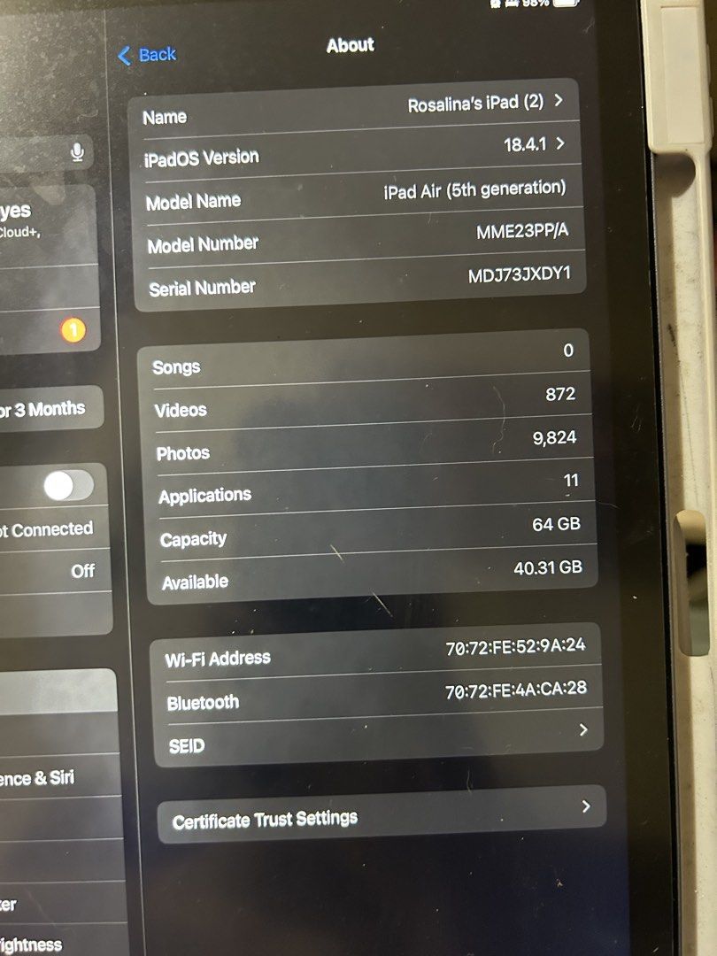 iPad Air (Category: iPad) located in Bacoor. Submitted by julietimaginary (Listing ID 1464051547, Image 3). Description: Pls check photos carefully🙏 Open to discussion re: Meet-up/Delivery.