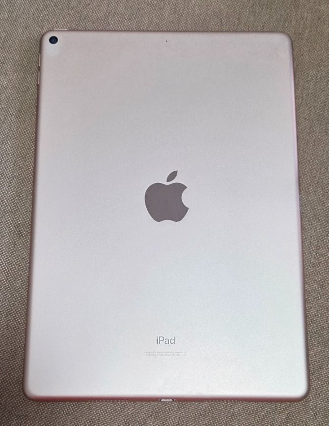 Ipad Air Gen 3 64GB Very Good Condition (Category: iPad) located in Manila. Submitted by gamot_ind (Listing ID 1463949220, Image 2). Description: Used but well taken cared of.