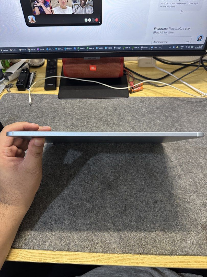 Ipad Air M4 13 inch (Wifi + Cellular) (Category: iPad) located in Paranaque City. Submitted by kylegayta (Listing ID 1464051041, Image 3). Description: Selling my personal Ipad Air -Bought last july (Globe Store) -Almost bnew (barely using it) -RFS not using it -Battery health 100% -Cycle count 41 -Openline -With complete inclusion.