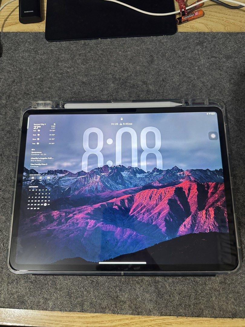 Ipad Air M4 13 inch (Wifi + Cellular) (Category: iPad) located in Paranaque City. Submitted by kylegayta (Listing ID 1464051041, Image 1). Description: Selling my personal Ipad Air -Bought last july (Globe Store) -Almost bnew (barely using it) -RFS not using it -Battery health 100% -Cycle count 41 -Openline -With complete inclusion.