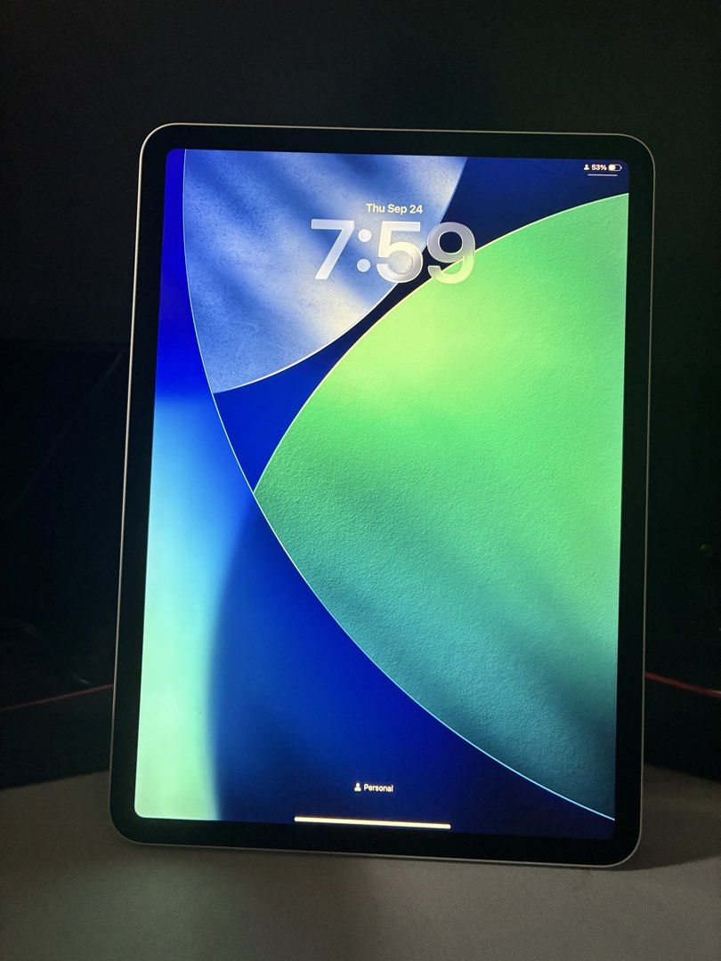 iPad Pro 2nd Gen 11” 128 WiFi (Category: iPad) located in Manila. Submitted by ulyssespa80844 (Listing ID 1463944299, Image 1). Description: Comes with original box and charger.