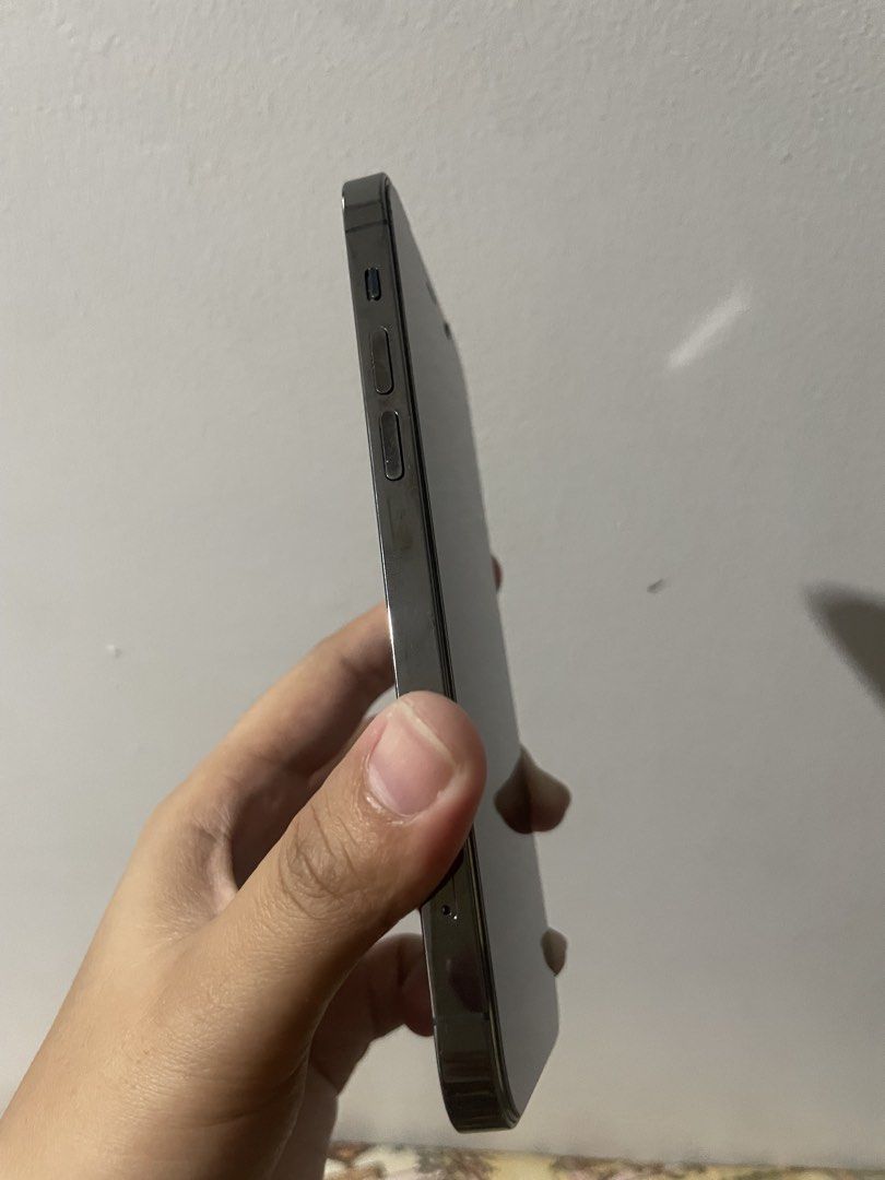 Iphone 12 Pro 128gb (Category: iPhone 12 Series) located in San Juan City. Submitted by prelovedstuff_01 (Listing ID 1464051983, Image 3). Description: Iphone 12 pro 128gb Nego pa :) Battery health 69% Never been opened/repaired Honest issue: Di mareset, nakalimutan ng sis ko yung icloud password nya. Hindi ito nakaw fyi lolll 😆 kahit ibigay pa ID niya hahahahh. Ipaayos niyo na lang po :< Rfs: Upgraded na to Iphone air.