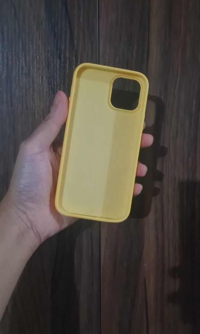 iPhone 12 pro apple yellow silicon phone case (Category: Cases & Sleeves) located in Caloocan City. Submitted by shop.jeo (Listing ID 1464115636, Image 3). Description: 📩 send dm if interested!.