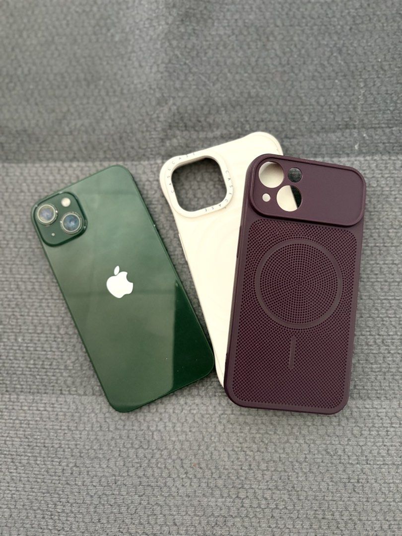 iPhone 13 128gb (Category: iPhone 13 Series) located in Pasig City. Submitted by radiantluke88 (Listing ID 1463985856, Image 3). Description: Used-Good Condition All original parts Sign of usage some paints are faded (can be cover by case) No dents. Free case With original box same imei. Cord and adaptor not included. 📍COD 📍Meet up & Pick up Bambang Pasig City Fixed price na..