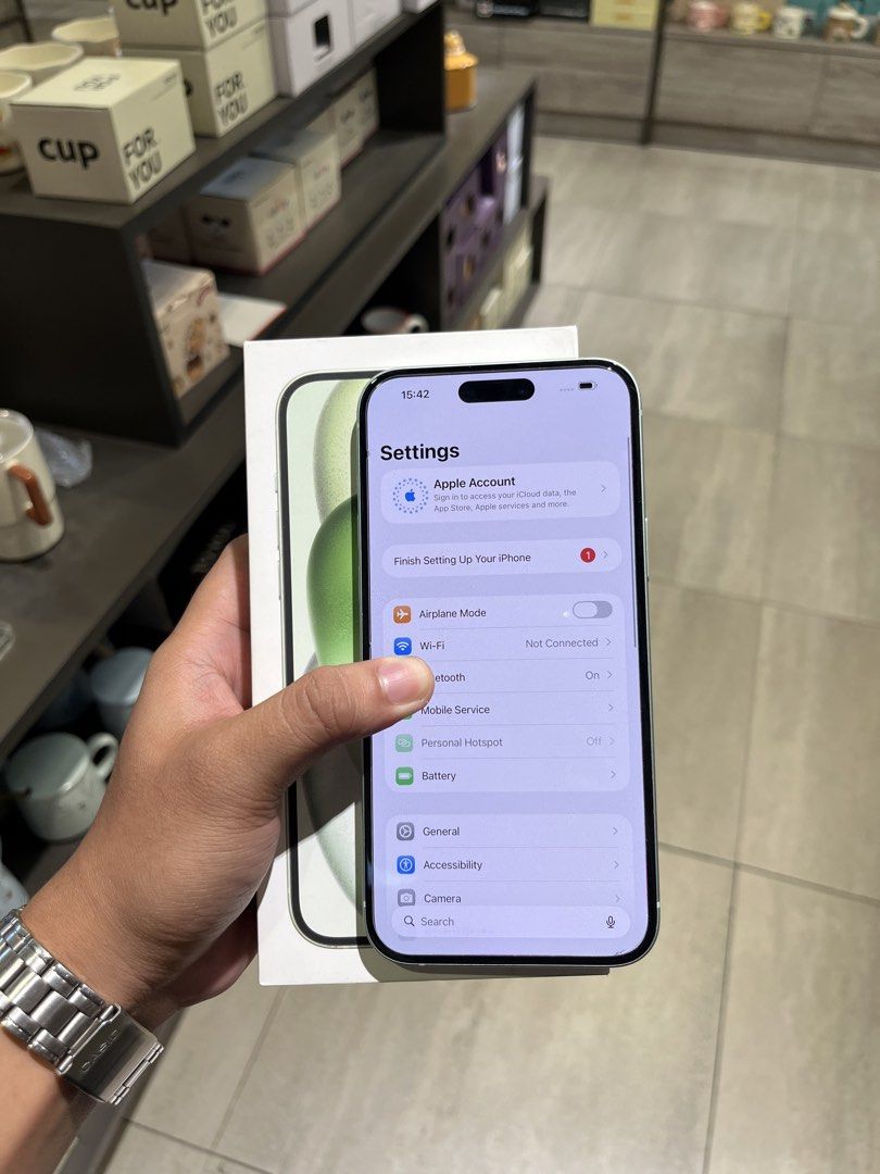iPhone 15 Plus 128GB (Category: iPhone 15 Series) located in Manila. Submitted by c4rl06 (Listing ID 1464035976, Image 2). Description: For sale or swap sa lower iPhone iPhone 15 Plus 128GB Battery Health: 83% (Original Battery) Cycle Count: 700+ Open Line / No SIM Restrictions Zp/A Variant (Locally Purchased) Face ID & Truetone working Unli check & test sa meet up. No issue all working No history of repair With case and original box (Same IMEI) 