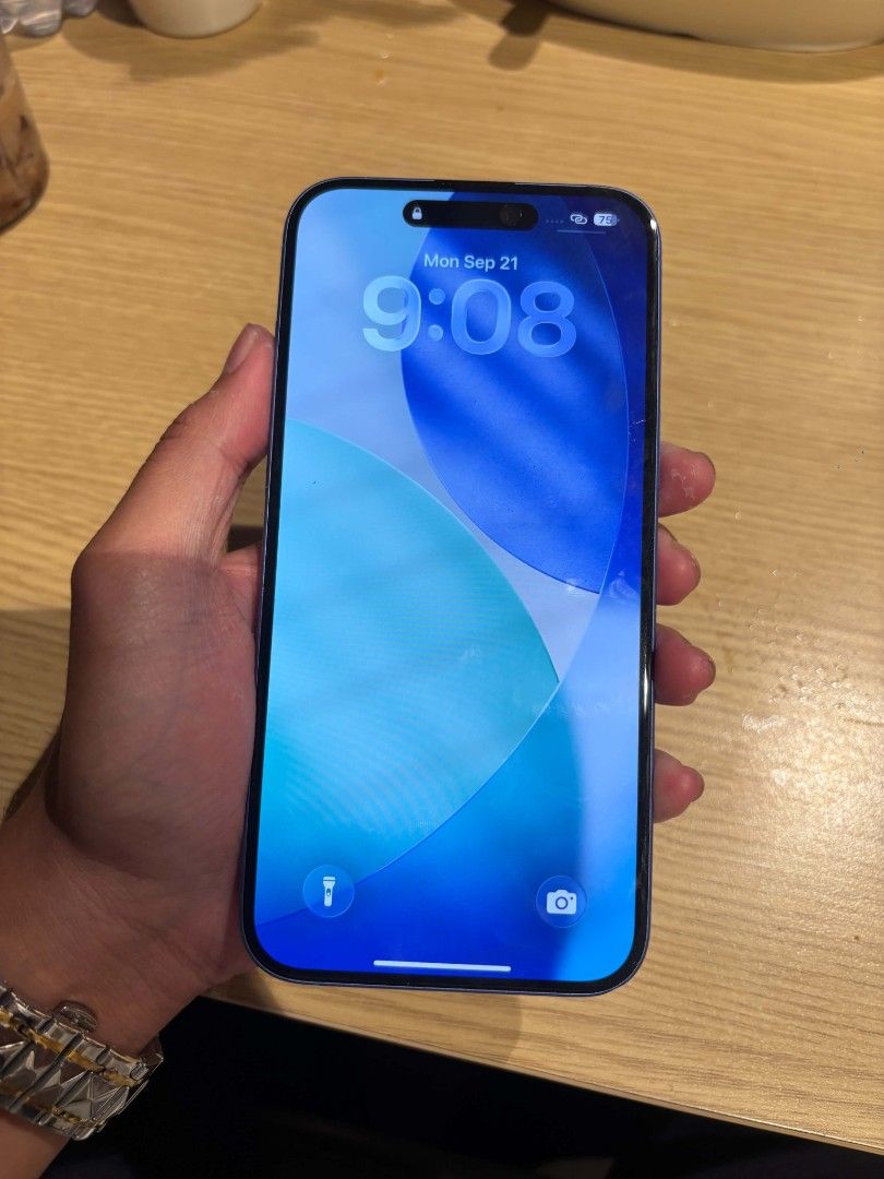 Iphone 16 Plus Ultramarine 256gb (Category: iPhone 16 Series) located in Dumaguete. Submitted by hijearim (Listing ID 1464017105, Image 1). Description: iPhone 16 Plus FOR SALE‼️ Selling Price: ₱37k negotiable for sure buyer DETAILS⛔️ - 256GB Storage - Factory Unlocked - Complete accessories - Good battery health: 84% can last up to 10-12 hours - Good cycle count - All working no any issue - Ultramarine Blue - Working True-tone and Face ID - Clea