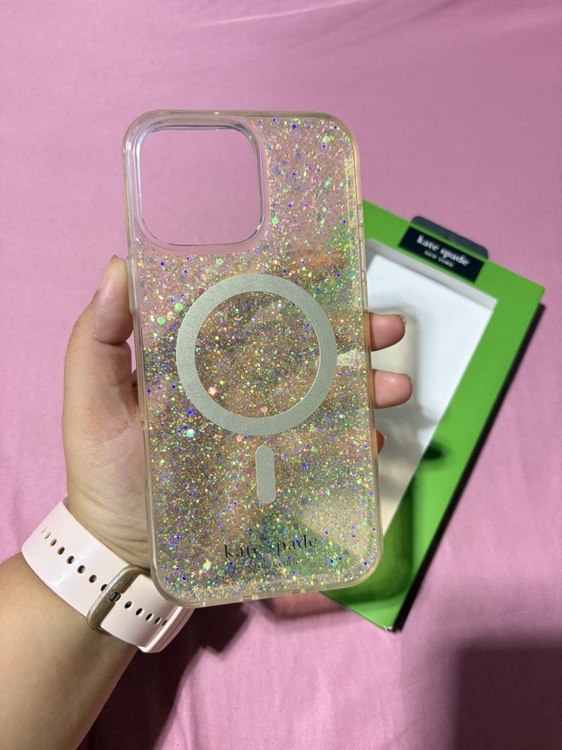 iPhone 16 Pro Max KATE SPADE Glitter Case (Category: Other Mobile & Gadget Accessories) located in Dasmarinas. Submitted by andrae03 (Listing ID 1464078276, Image 3). Description: Still new and bought this from Powermac. As you can see in the other pic. Naumay sa glitter gusto plain lang. Negotiable 😊.