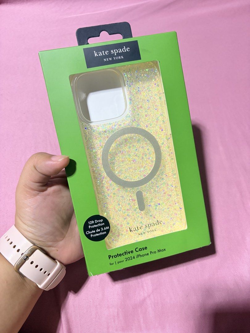 iPhone 16 Pro Max KATE SPADE Glitter Case (Category: Other Mobile & Gadget Accessories) located in Dasmarinas. Submitted by andrae03 (Listing ID 1464078276, Image 1). Description: Still new and bought this from Powermac. As you can see in the other pic. Naumay sa glitter gusto plain lang. Negotiable 😊.
