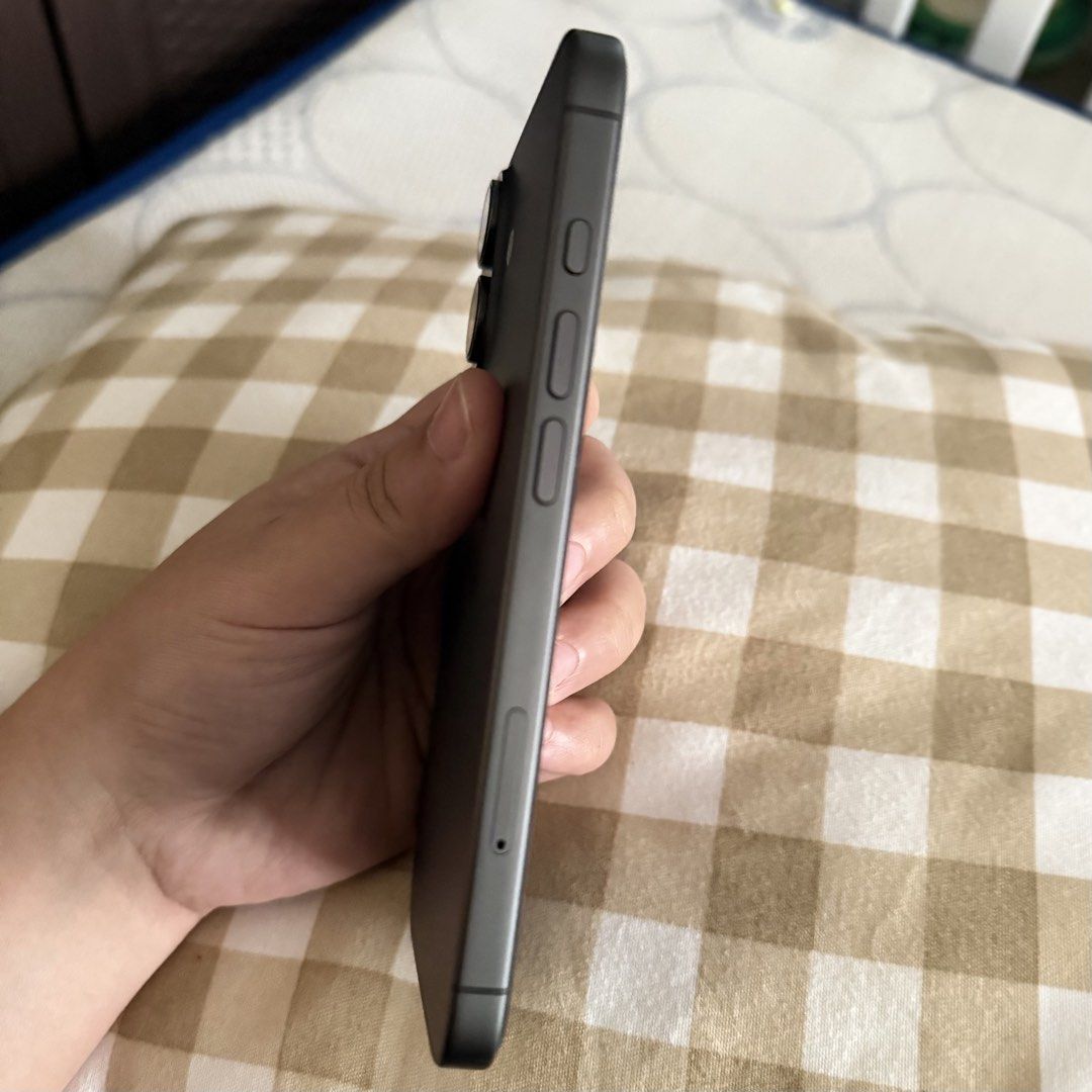 Iphone 17 🖤 (Category: iPhone 17 Series) located in Manila. Submitted by jcsnkath.or (Listing ID 1463994053, Image 3). Description: FOR SALE OR STRAIGHT SWAP TO WHITE/LAVENDER IPHONE 17 Iphone 17 Black 256GB 🖤 2 Months Old - Under Warranty until July 2027 Factory Unlock NTC Approved No Sim Restriction X/A Variant 100% BH; 65 cycle count as of 9/25/2026 Inclusion: Complete with Box & Receipt 1 Case Installed Wsken Tempered Glass RFS: Change colo