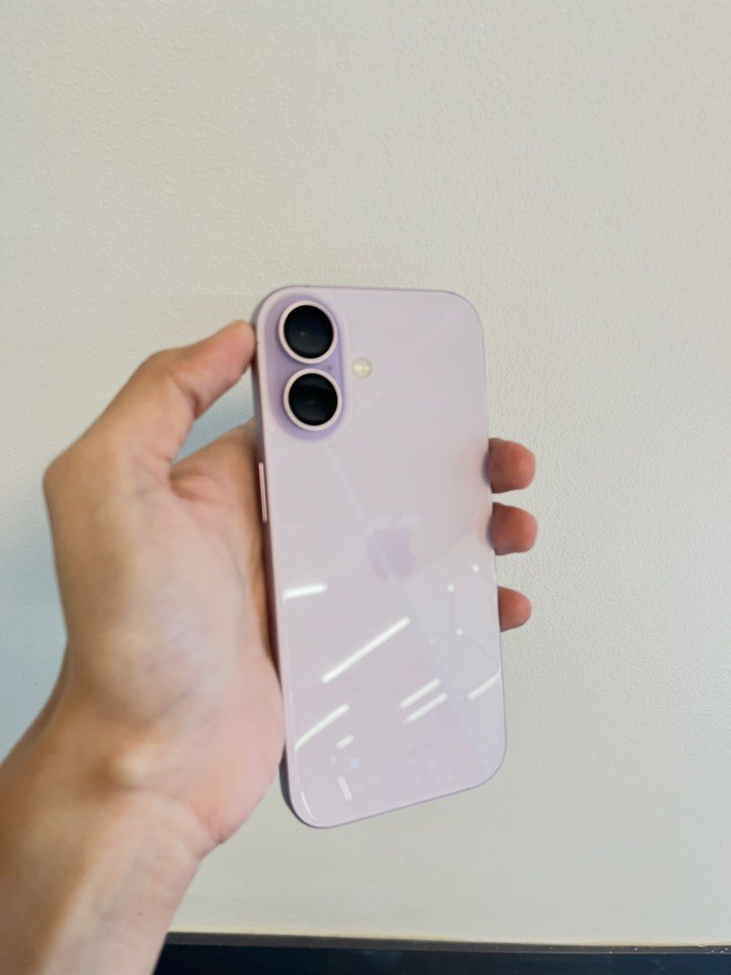 Iphone 17 Base (Category: iPhone 17 Series) located in Taguig. Submitted by yosh_tan (Listing ID 1463953593, Image 3). Description: Iphone 17 Base Lavender 256GB 📌Iphone 17 Base 256 GB 📌91% Battery Health 414 Cycle count 📌No Scratches at all both screen and back tempered glass 📌Free Cases 📌Original USB C and Box Included 📌Warranty Until October 16, 2026. 43K php RFS: Naka pre order napo ng iphone 18 pro PM.