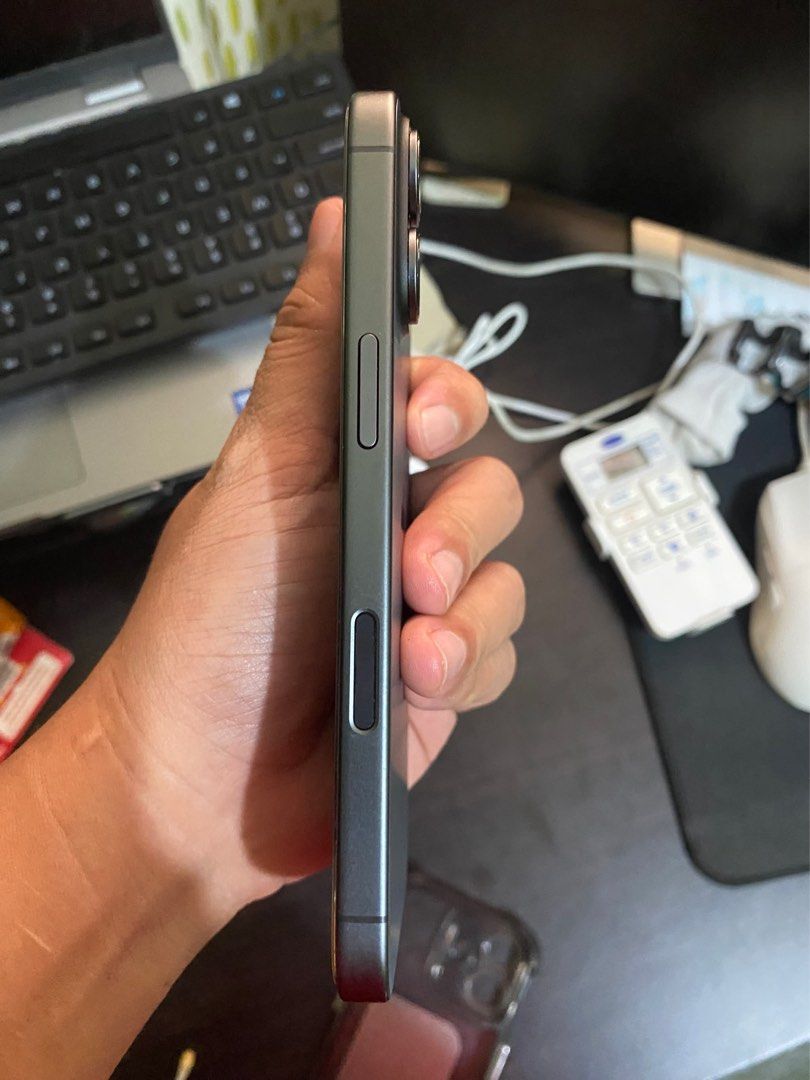 IPHONE 17 FOR SWAP (Category: Android Others) located in Bacoor. Submitted by ezekielb517 (Listing ID 1463721343, Image 2). Description: 📱 **FOR SWAP and FOR SALE — iPhone 17 256GB Black** Looking to swap for: 🎮 **Gaming phone** — preferably REDMAGIC / ROG / Legion or similar 📸 **vivo X300 Pro** **Unit details:** • iPhone 17 256GB — Black • 2 months old • 100% Battery Health • Complete box & papers • With receipt • No issues / well taken care 