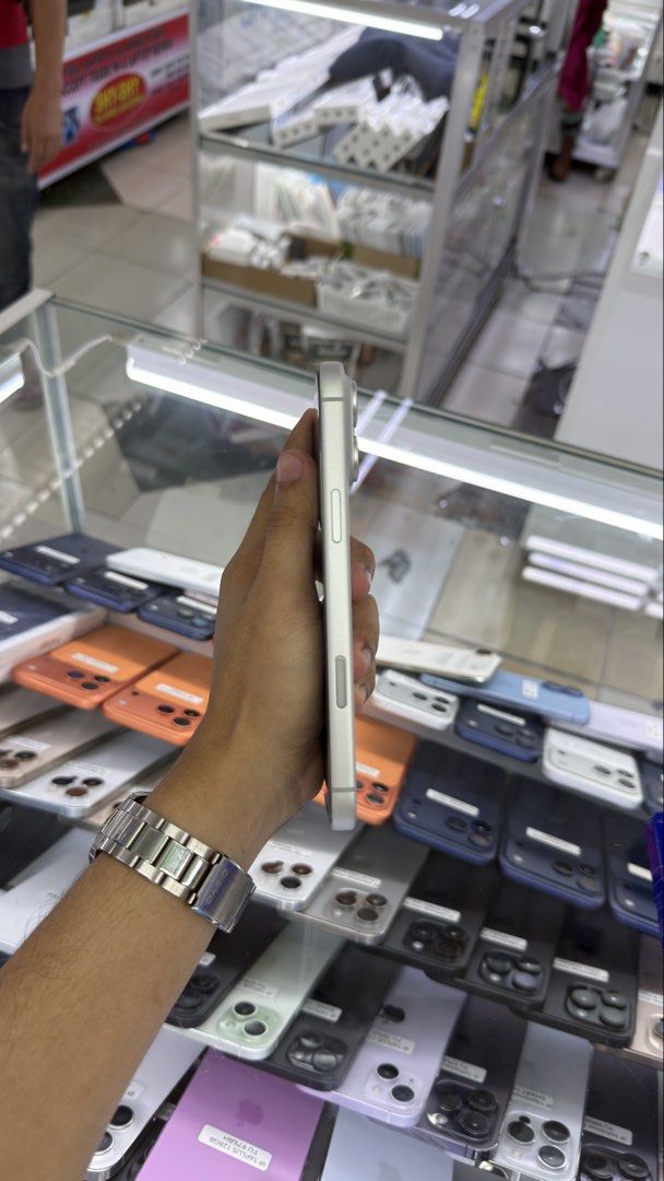 iPhone 17 Pro Max 256gb 100% BH Smart Locked, with box (Category: iPhone 17 Series) located in Manila. Submitted by carimgadgets (Listing ID 1464100495, Image 2). Description: .