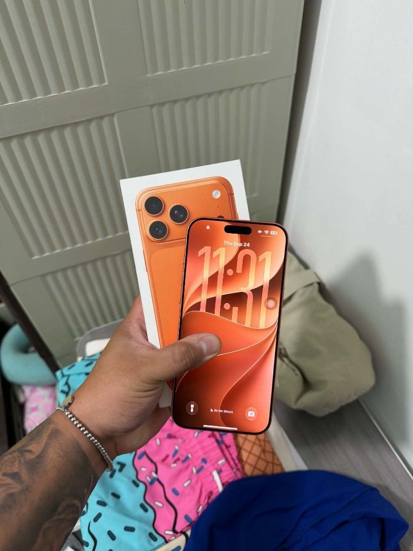 IPHONE 17 PRO MAX 512GB FACTORY UNLOCK (Category: iPhone 17 Series) located in Marikina City. Submitted by enggkkkk (Listing ID 1463968320, Image 1). Description: For Sale / Swap iPhone 17 Pro Max 512GB Cosmic orange Factory unlock 99% battery health 260+ cycle count Under warranty til December 2026 No issue unli check sa meetup Complete package: Unit Box Cable Case Minimal paint chips hindi nakaka apekto sa performance Open for swap Meetup Marik