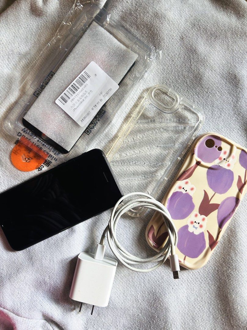 iPhone 7 (Category: Others) located in Manila. Submitted by vasttiger_b4b5d6 (Listing ID 1463958940, Image 1). Description: Issue: Scratch/Dents (not visible with case on) Newly replaced battery.
