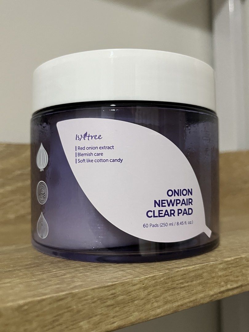 ISNTREE Onion Newpair Clear Pad 60 Pads (Category: Face Care) located in Alburquerque. Submitted by yvesarchives (Listing ID 1464072140, Image 1). Description: - ISNTREE Onion Newpair Clear Pad for blemish care - Fungal Acne Safe Perfect for sensitive skin -opened but not used - RFS: Accidentally opened two .