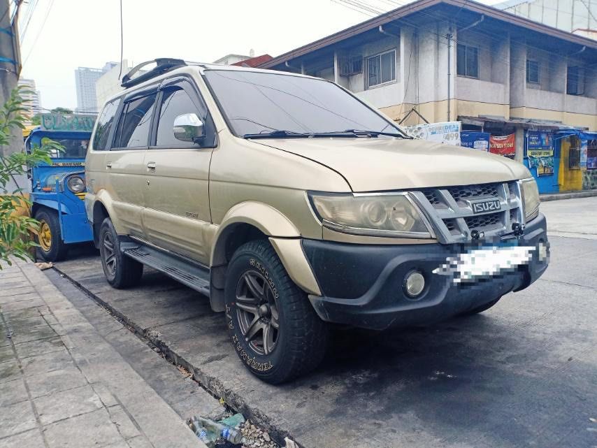 Isuzu Crosswind (Category: Used Cars) located in Makati City. Submitted by prelovedkitty13 (Listing ID 1464044992, Image 2). Description: Isuzu Crosswind Sportivo 2013 Negotiable upon viewing New Tires New change oil New battery Added shackles and molye Brand new front and rear shock absorber New upper and lower ball joints New tierod left and right New brick pad New brick drum right handle New air filter New alternator New belt ac and alternator