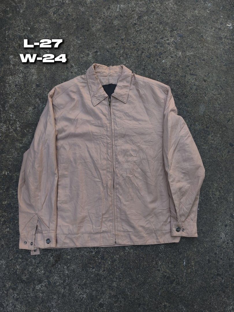 Jackets/ Windbreaker (Category: Coats, Jackets and Outerwear) located in Manila. Submitted by justinetim (Listing ID 1464018872, Image 2). Description: Preloved (All in Good Condition) Dm lang po for inquiries Price range ₱150-₱300.