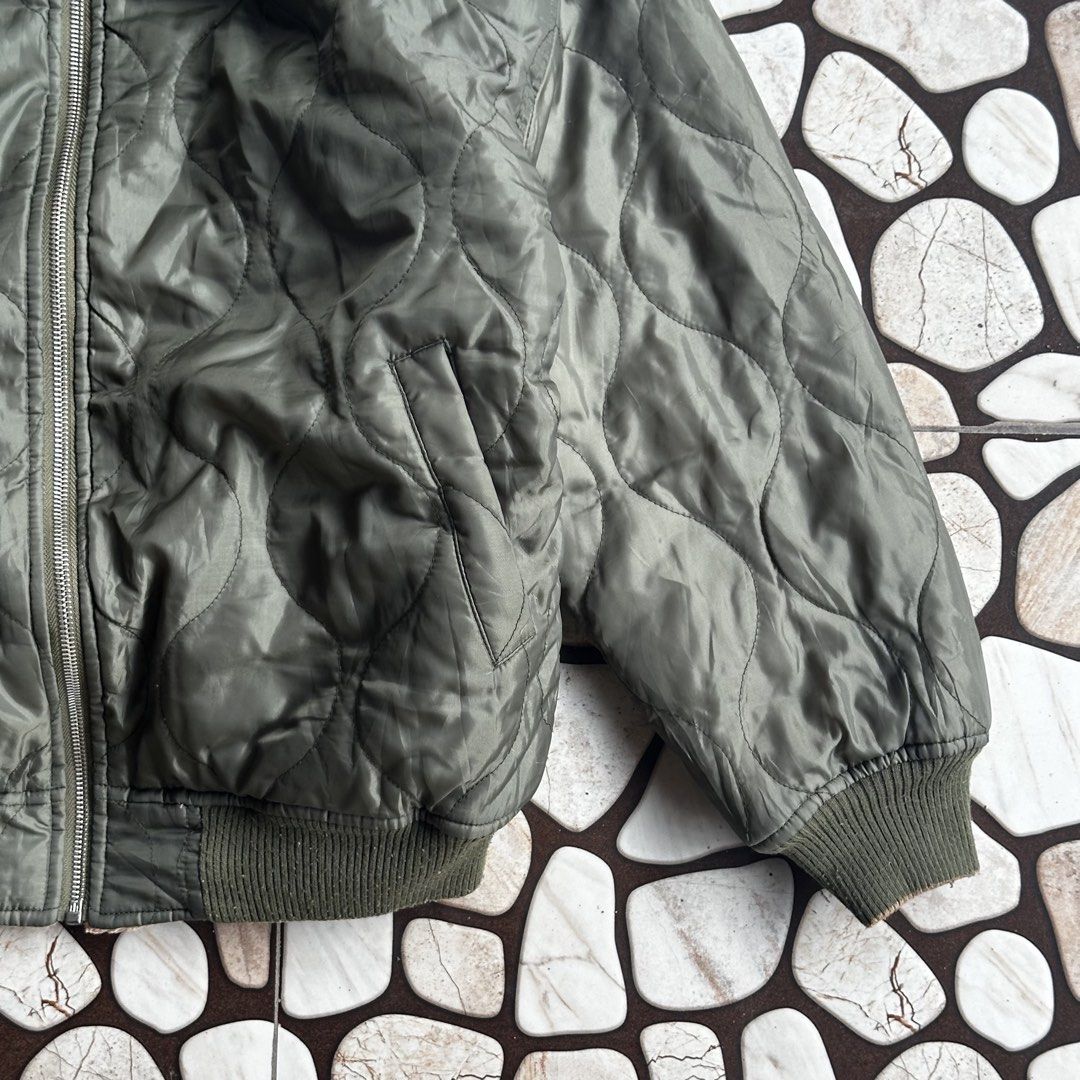 Japanese Surplus Quilted Reversible Sherpa bomber jacket (Category: Coats, Jackets and Outerwear) located in Makati City. Submitted by hdn.rck (Listing ID 1464071104, Image 3). Description: Japanese Surplus Quilted Reversible Sherpa bomber jacket.