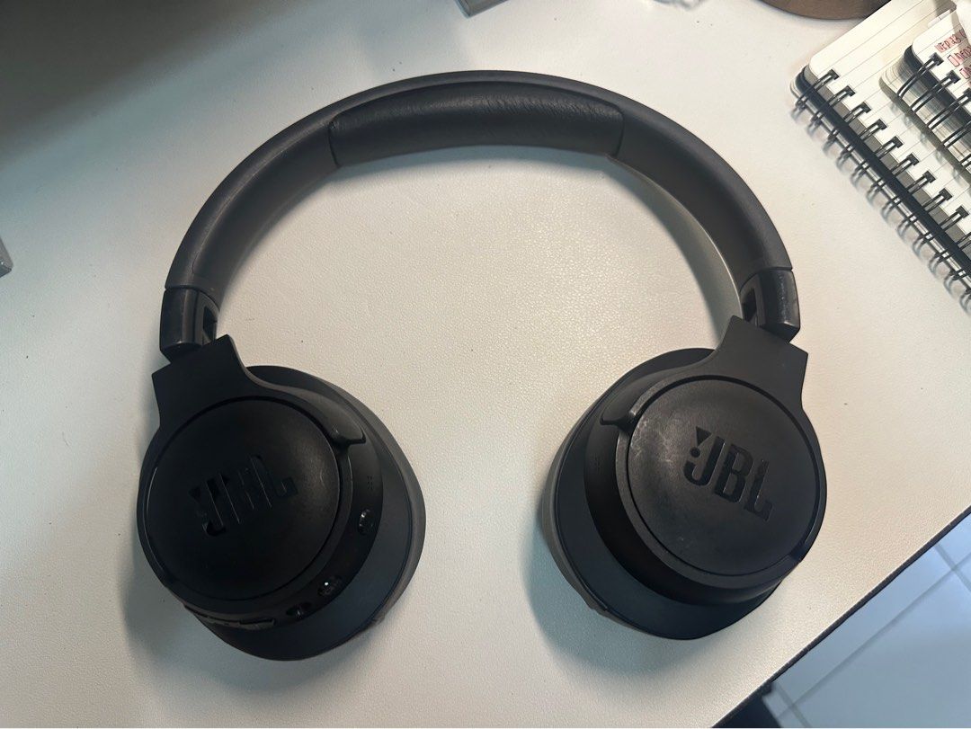 JBL Tune 770NC (Category: Headphones & Headsets) located in Manila. Submitted by gab_sellsstuff (Listing ID 1464109779, Image 1). Description: Condition: no functional issue. hinges no issue. i just changed the pads into a new one, so no pad issue. only cosmetic flaws are the visible lines on the hardware as seen on the photo. RFS: recently upgraded details: • noise cancelling • wireless • long battery life (lasts me a week) • lightweight • folda