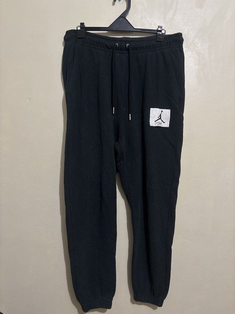 Jordan Flight Sweatpants (Category: Joggers) located in Muntinlupa City. Submitted by owrayttttt (Listing ID 1464011403, Image 1). Description: - Authentic Jordan Flight Sweatpants - Waistline is 30-36 - Length is 38 - Complete tags - Free shipping via j&t.