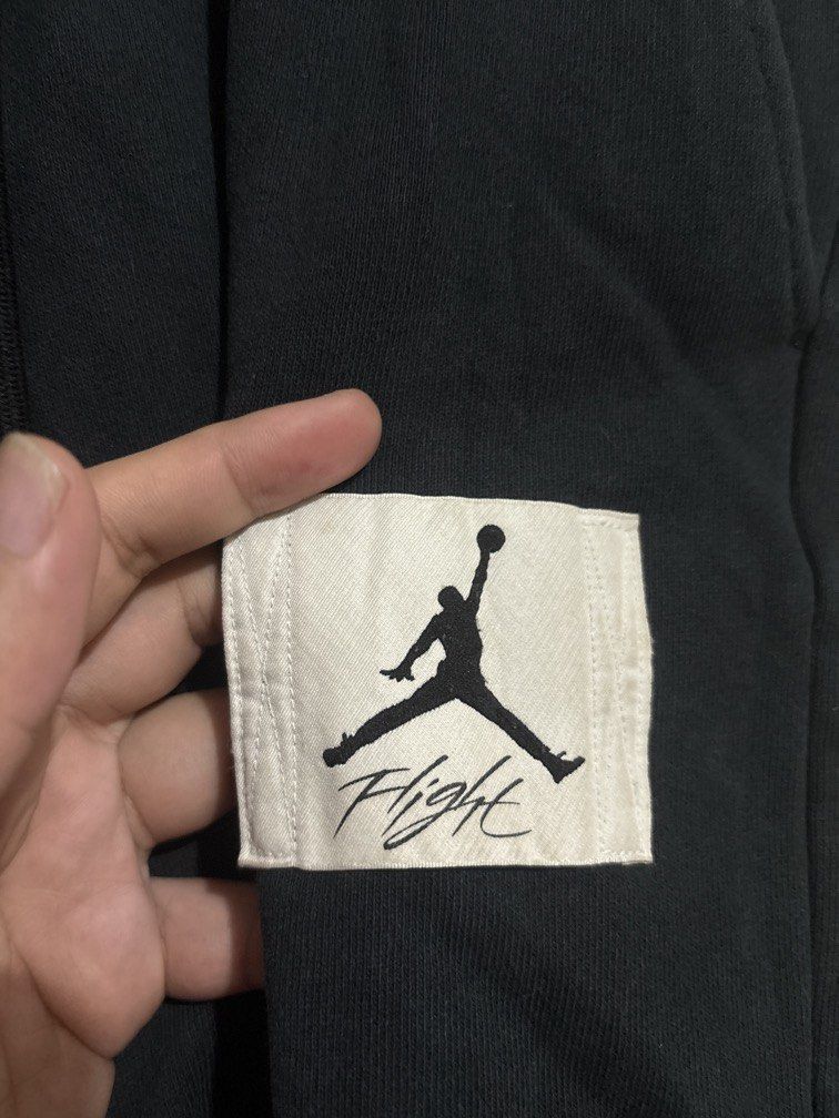 Jordan Flight Sweatpants (Category: Joggers) located in Muntinlupa City. Submitted by owrayttttt (Listing ID 1464011403, Image 2). Description: - Authentic Jordan Flight Sweatpants - Waistline is 30-36 - Length is 38 - Complete tags - Free shipping via j&t.