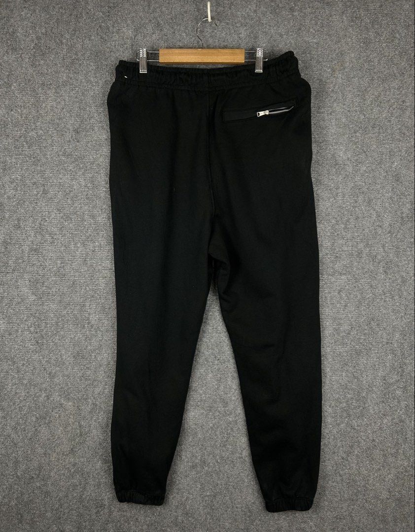 Jordan Jogger Pants (Category: Joggers) located in Cebu City. Submitted by tanlawr07 (Listing ID 1464041467, Image 3). Description: Size Large 32-36W 37L Legit 💯 Good as new No issue 1200 only 📍Cebu City Location .