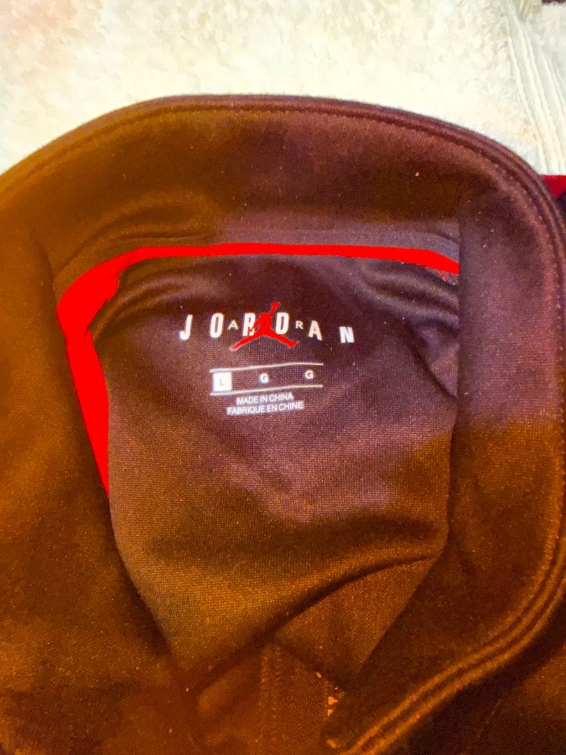 Jordan mens jacket (Category: Hoodies) located in Cavite. Submitted by lexuzollirum (Listing ID 1463938350, Image 3). Description: .