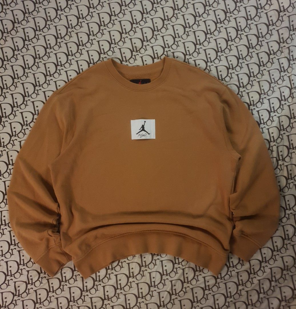 Jordan Mid/Center logo brown sweater (Category: Coats, Jackets and Outerwear) located in San Fernando. Submitted by retro.district. (Listing ID 1464119256, Image 1). Description: - Jordan center logo brown sweater - Size: Large - Condition: Good - no issue - Color Rate: 9.5/10.