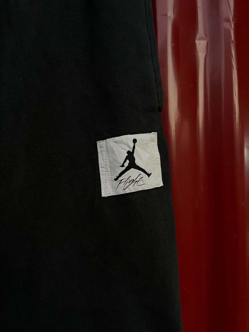 Jordan Patch Pants (Category: Joggers) located in Taguig. Submitted by bimbyanche19839 (Listing ID 1464021930, Image 2). Description: Jordan Patch Pants Size 32-34 Length 39 Color rate 9.5/10 Good Condition Complete tags No flaws 🏷️ 450php plus ship.