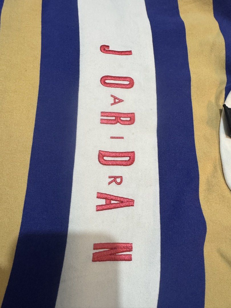 JORDAN T SHIRT LARGE (Category: Tshirts & Polo Shirts ) located in Manila. Submitted by suzuyaajuzoo (Listing ID 1464084799, Image 2). Description: JORDAN STRIPE Embroided yung jordan na spelling nya LARGE NASA TAG PERO ABOT HANGGANG XL Wala akong panukat. Rfs: Decluttering madami ng damit masyado. Via lalamove or jnt .