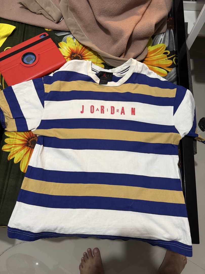 JORDAN T SHIRT LARGE (Category: Tshirts & Polo Shirts ) located in Manila. Submitted by suzuyaajuzoo (Listing ID 1464084799, Image 1). Description: JORDAN STRIPE Embroided yung jordan na spelling nya LARGE NASA TAG PERO ABOT HANGGANG XL Wala akong panukat. Rfs: Decluttering madami ng damit masyado. Via lalamove or jnt .