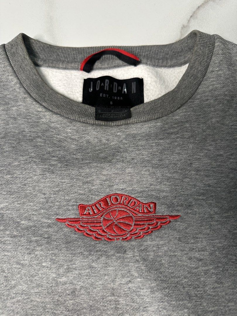 Jordan Wings Essential Crewneck (Category: Coats, Jackets and Outerwear) located in Valenzuela. Submitted by iworoo (Listing ID 1463964938, Image 3). Description: Excellent Condition Width: 20 Length: 24 Shoulder: 24 Measured by inch Accepting Offers 😊.