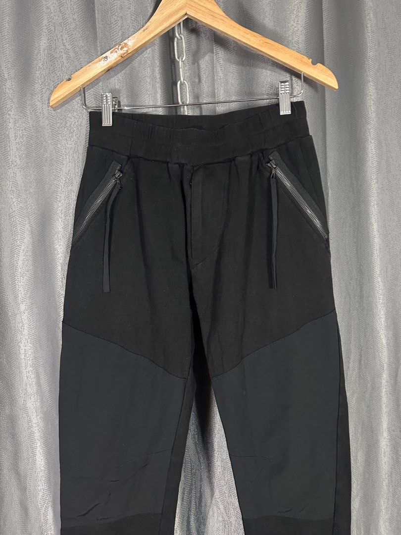 JULIUS 7 - Combination Skinny Pants (Category: Joggers) located in General Mariano Alvarez. Submitted by manosegunda4117 (Listing ID 1464048655, Image 2). Description: JULIUS 7 - Combination Skinny Pants Size 2 Waistline - 26 in (stretchable) Length - 40 in Crotch -11 in Leg Opening - 4.5 in Thigh - 10 in Knee - 7.5 in Made in Japan Price : PHP 2,000 + shipping fee 📍GMA, Cavite.