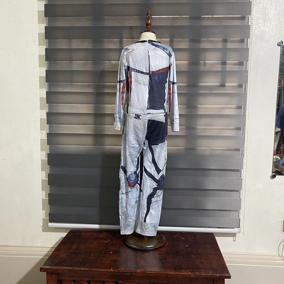Jumpsuit white (Category: Babies & Kids Fashion) located in Caloocan City. Submitted by discusonlineshop (Listing ID 1463939043, Image 2). Description: 7-8 y/0 .