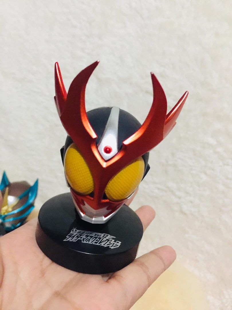 Kamen Rider Helmet Mini Figures Set (Category: Figurines & Statues) located in Baguio. Submitted by izza_thrifty (Listing ID 1464082047, Image 3). Description: - Set of 3 Kamen Rider helmet mini figures - Includes the main Rider and two other characters - Each figure comes with a display base - Bases feature Japanese text - One base has a battery compartment (functionality not specified) - Ideal for Kamen Rider collectors.