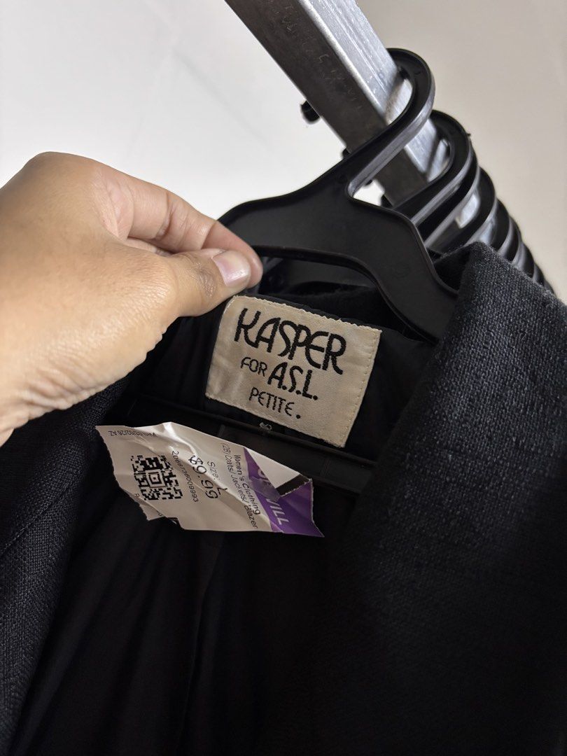 Kasper A.S.L Coat (Category: Coats, Jackets and Outerwear) located in Pila. Submitted by isabelasthriftclothes (Listing ID 1464061049, Image 2). Description: .