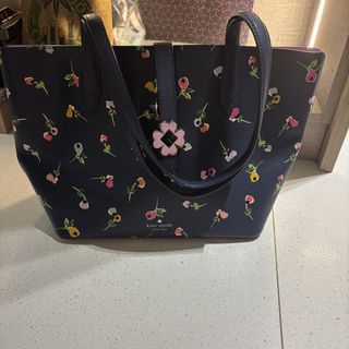 (Category: ) located in . Submitted by jesschong10 (Listing ID 1464011031, Image 1). Description: .