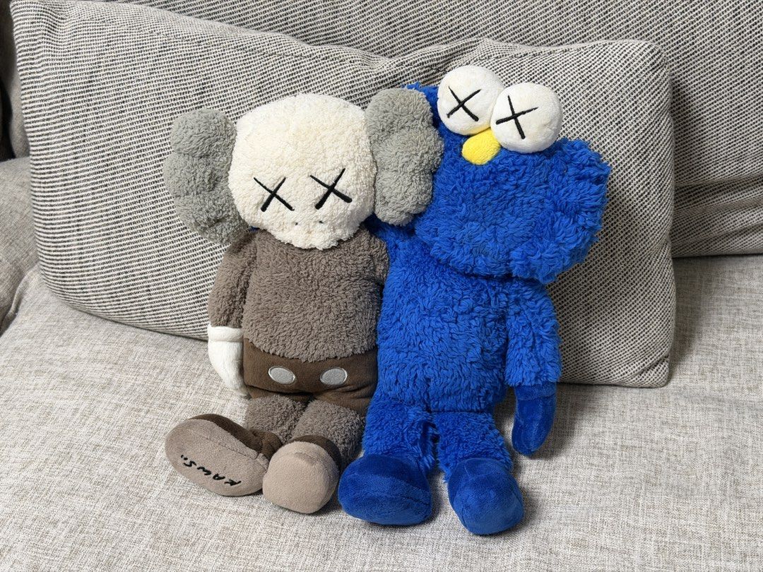 KAWS Seeing/Watching Companion & Blue BFF Plush 2018年限量版公仔