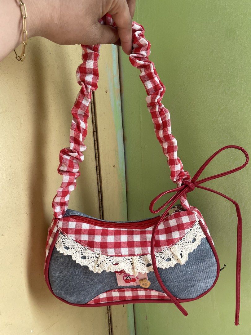 KIKAY SHOULDER BAG (Category: Luxury Bags & Wallets) located in Manila. Submitted by coolcrystal_cbe2ed (Listing ID 1463986091, Image 1). Description: SAMPALOC MANILA📌.
