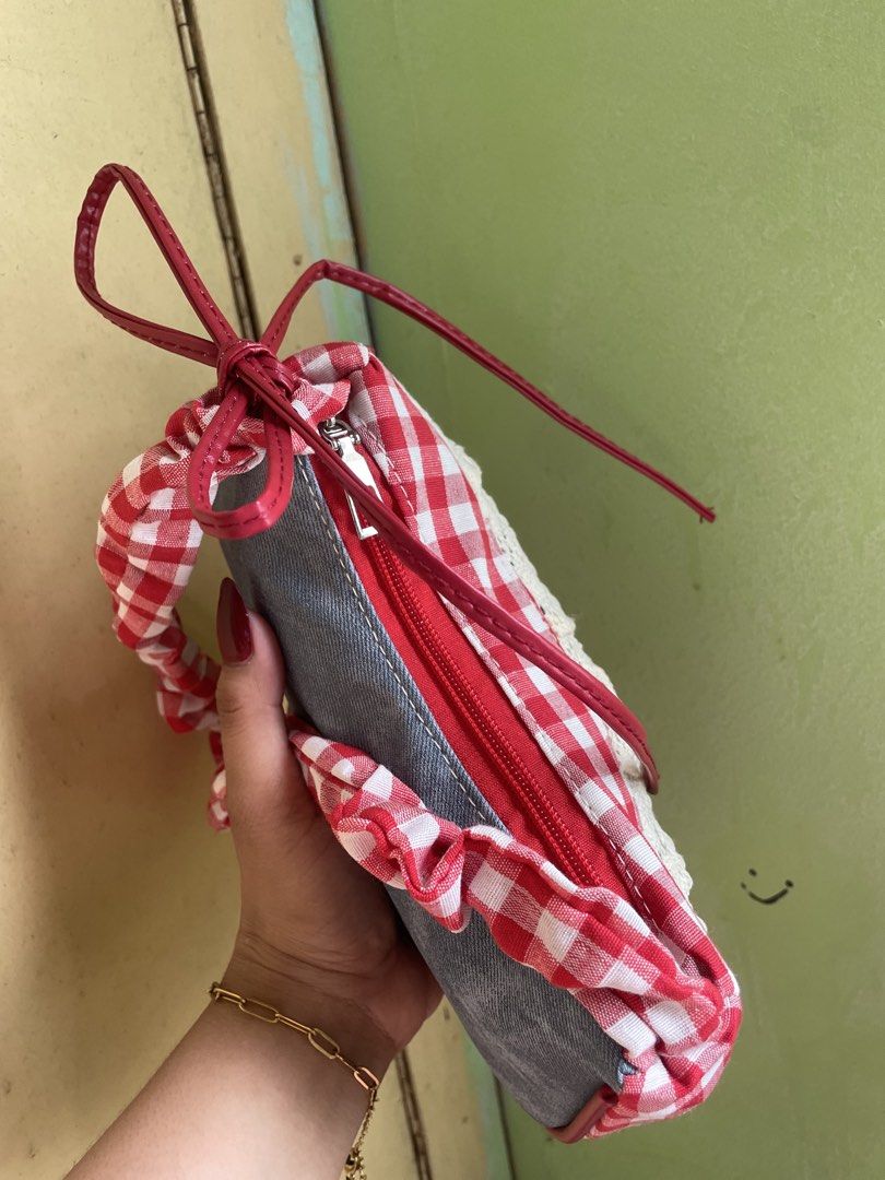 KIKAY SHOULDER BAG (Category: Luxury Bags & Wallets) located in Manila. Submitted by coolcrystal_cbe2ed (Listing ID 1463986091, Image 3). Description: SAMPALOC MANILA📌.