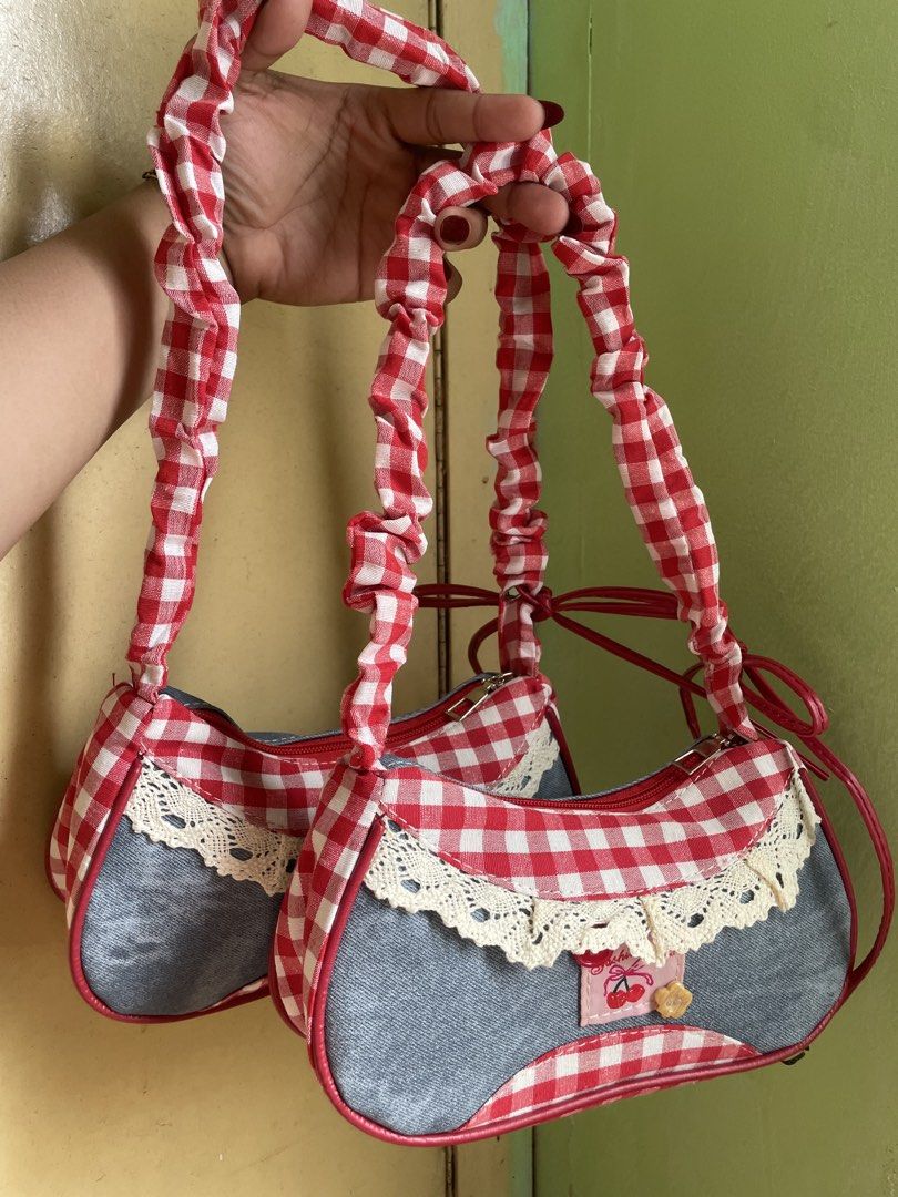 KIKAY SHOULDER BAG (Category: Luxury Bags & Wallets) located in Manila. Submitted by coolcrystal_cbe2ed (Listing ID 1463986091, Image 2). Description: SAMPALOC MANILA📌.